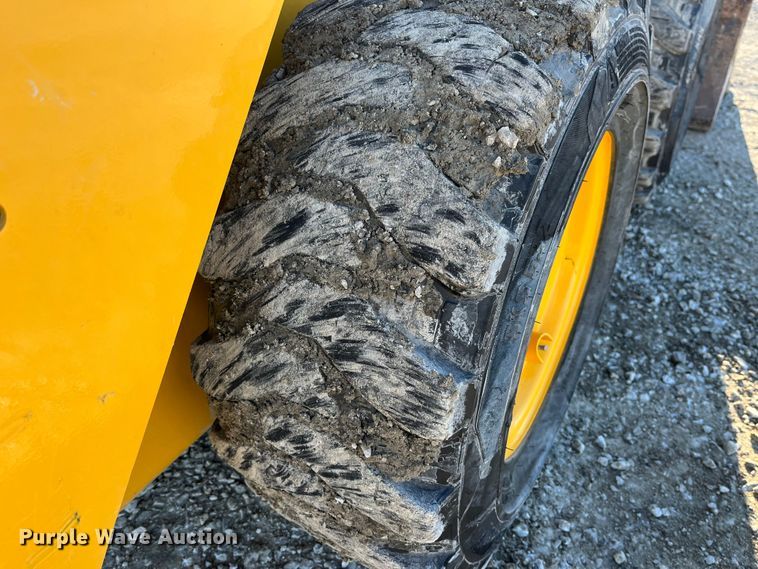 image for item MW9462 2015 Caterpillar 262D  skid steer loader