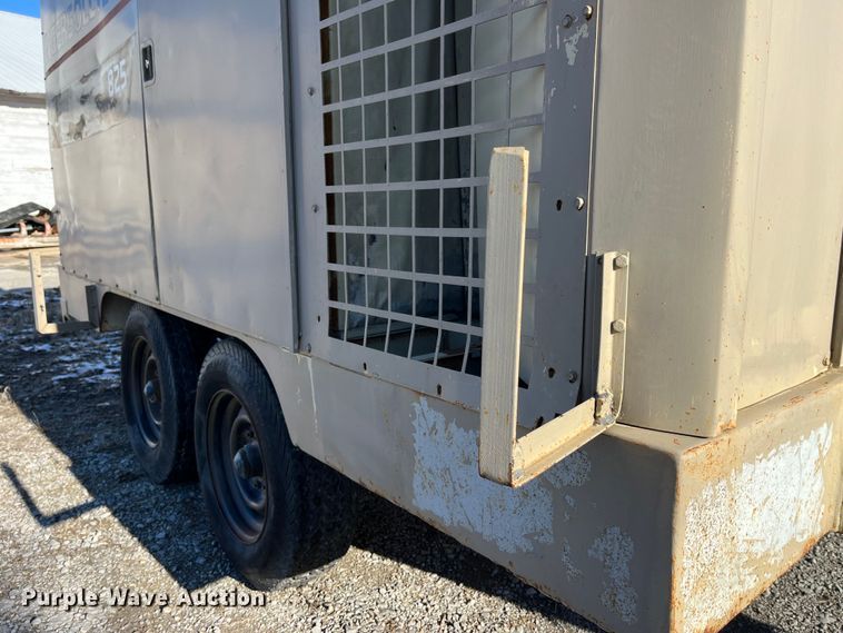 image for item MW9463 Ingersoll Rand 825  air compressor