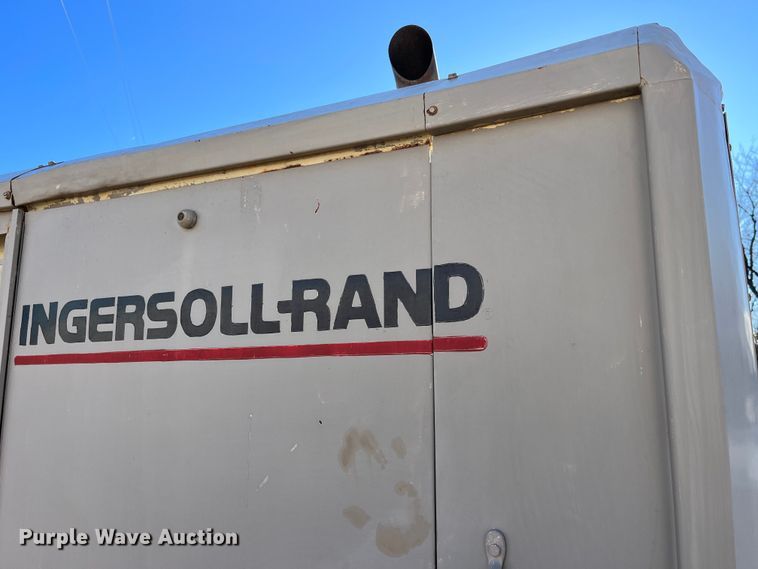 image for item MW9463 Ingersoll Rand 825  air compressor