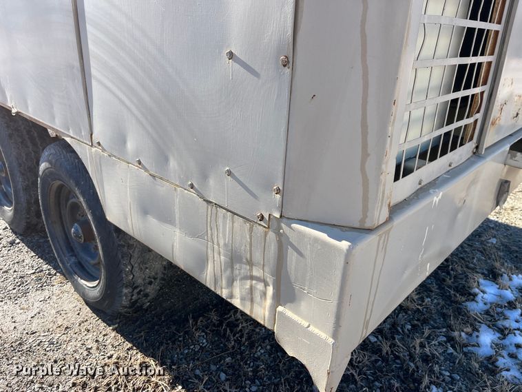 image for item MW9463 Ingersoll Rand 825  air compressor