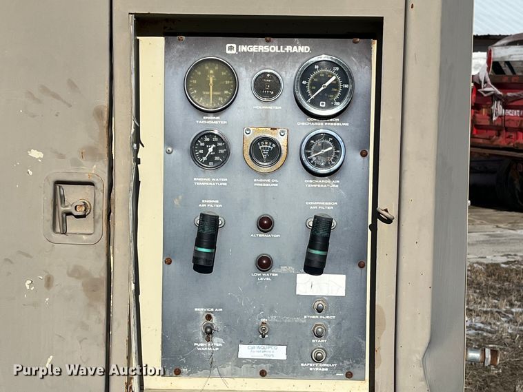 image for item MW9463 Ingersoll Rand 825  air compressor