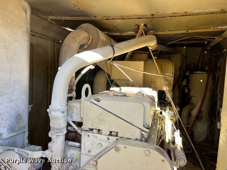 image for item MW9463 Ingersoll Rand 825  air compressor