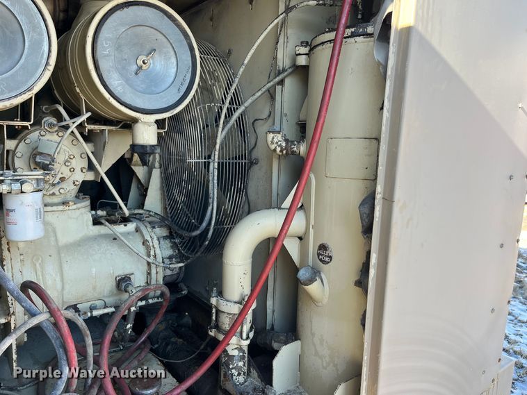 image for item MW9463 Ingersoll Rand 825  air compressor