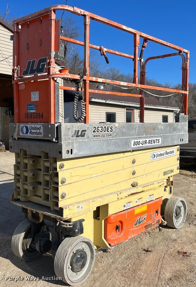 image for item MW9465 2013 JLG 2630 ES  scissor lift