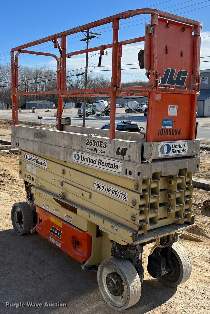 image for item MW9465 2013 JLG 2630 ES  scissor lift