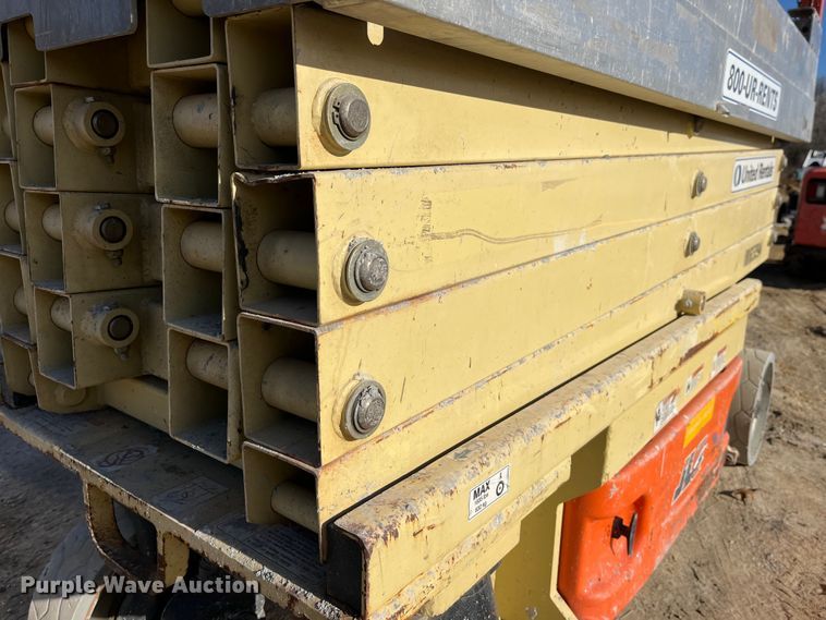 image for item MW9465 2013 JLG 2630 ES  scissor lift