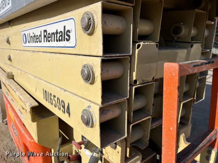 image for item MW9465 2013 JLG 2630 ES  scissor lift