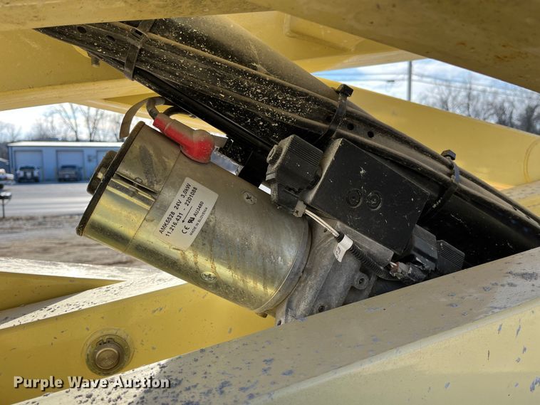 image for item MW9465 2013 JLG 2630 ES  scissor lift