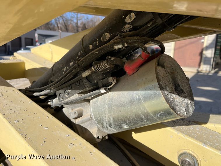 image for item MW9465 2013 JLG 2630 ES  scissor lift