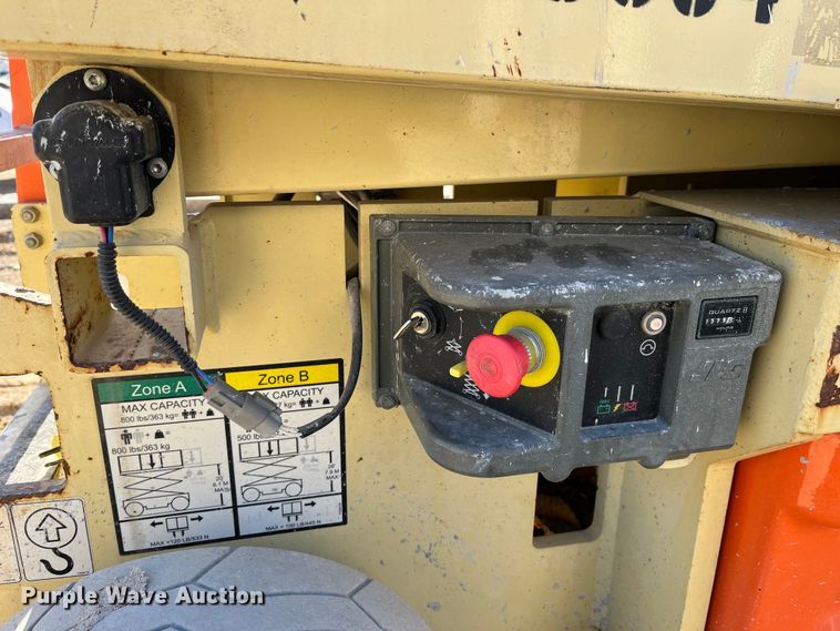 image for item MW9465 2013 JLG 2630 ES  scissor lift