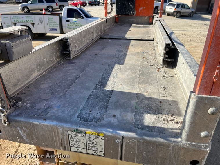 image for item MW9465 2013 JLG 2630 ES  scissor lift