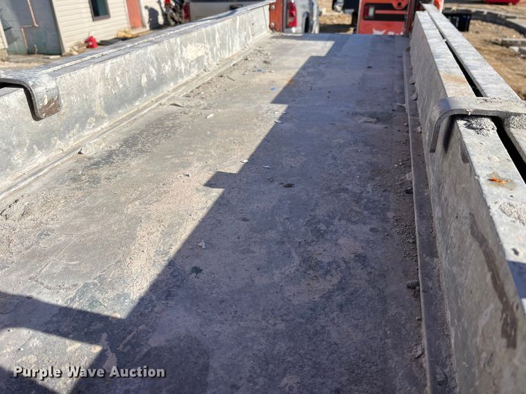 image for item MW9465 2013 JLG 2630 ES  scissor lift