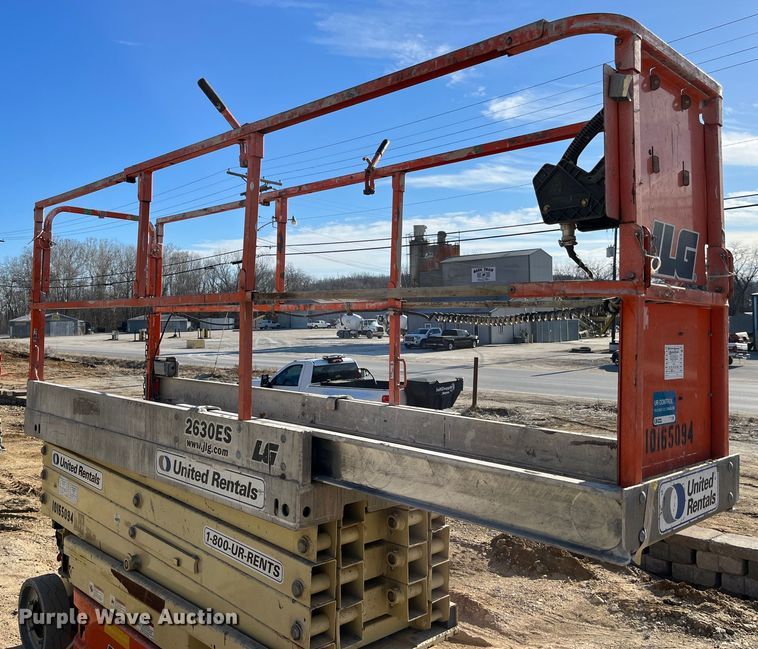 image for item MW9465 2013 JLG 2630 ES  scissor lift