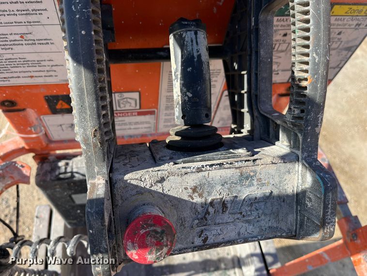 image for item MW9465 2013 JLG 2630 ES  scissor lift