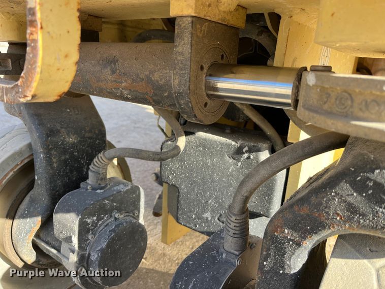 image for item MW9465 2013 JLG 2630 ES  scissor lift