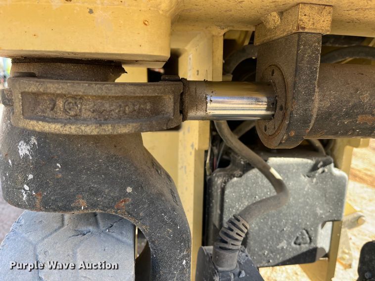 image for item MW9465 2013 JLG 2630 ES  scissor lift