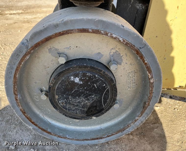 image for item MW9465 2013 JLG 2630 ES  scissor lift