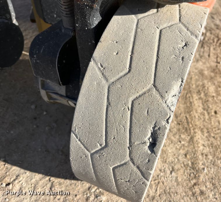 image for item MW9465 2013 JLG 2630 ES  scissor lift