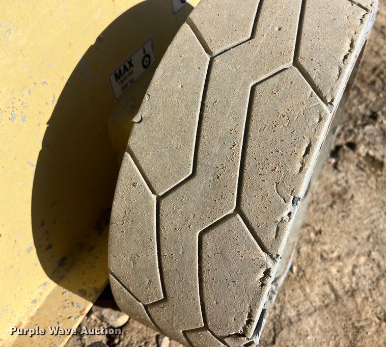 image for item MW9465 2013 JLG 2630 ES  scissor lift