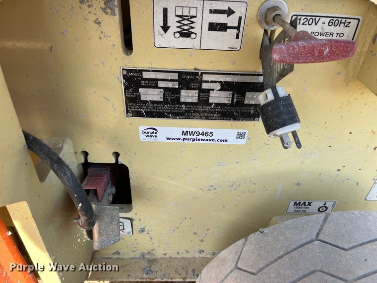 image for item MW9465 2013 JLG 2630 ES  scissor lift