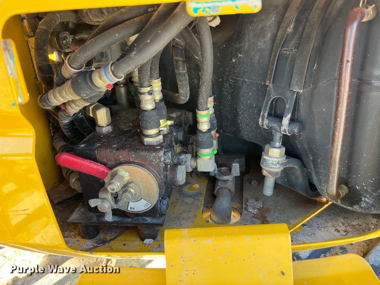 image for item MW9473 2003 Komatsu PC45MR-1F  mini excavator