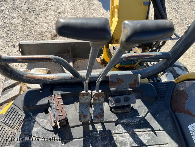 image for item MW9473 2003 Komatsu PC45MR-1F  mini excavator