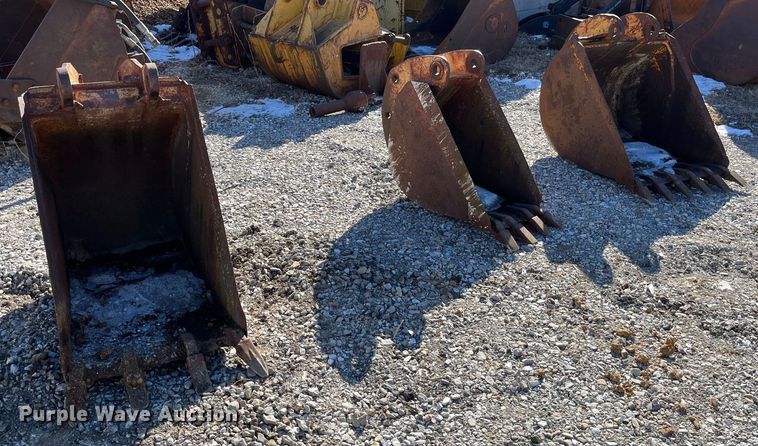 image for item MW9474 (3) backhoe buckets