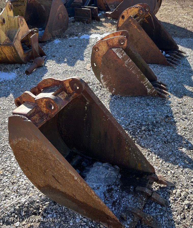 image for item MW9474 (3) backhoe buckets