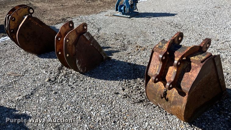 image for item MW9474 (3) backhoe buckets