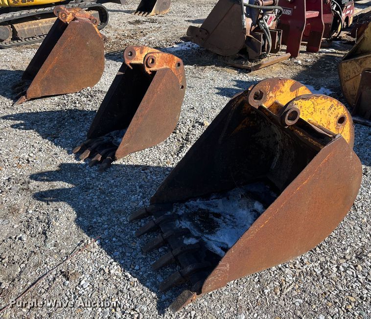 image for item MW9474 (3) backhoe buckets
