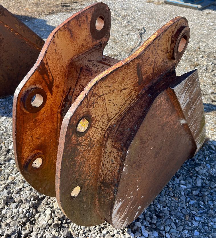 image for item MW9474 (3) backhoe buckets