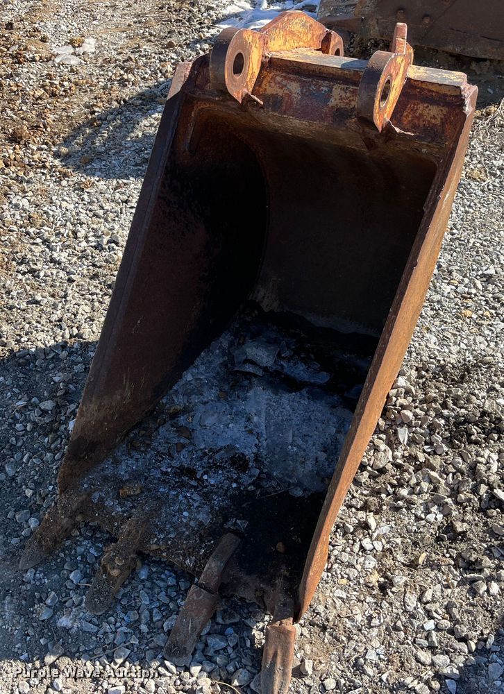 image for item MW9474 (3) backhoe buckets