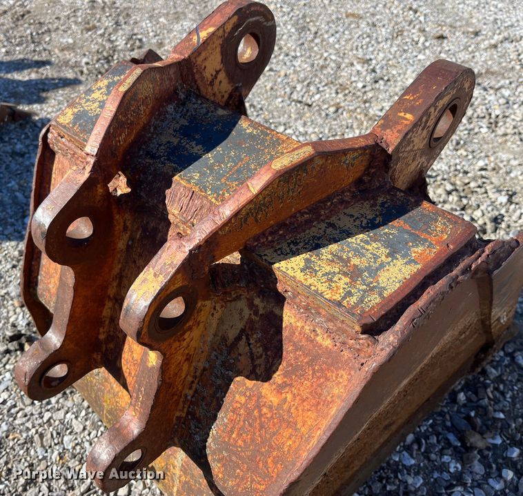 image for item MW9474 (3) backhoe buckets