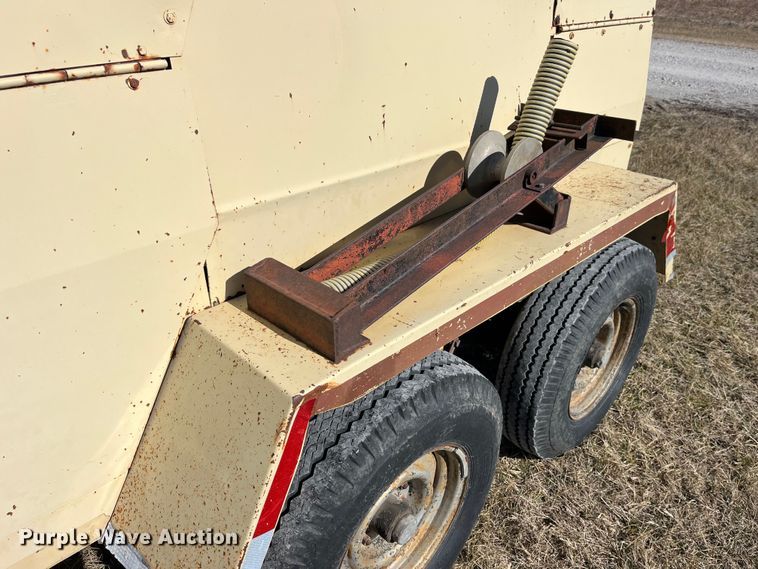 image for item MW9477 Bean 3510T  sewer jetter trailer