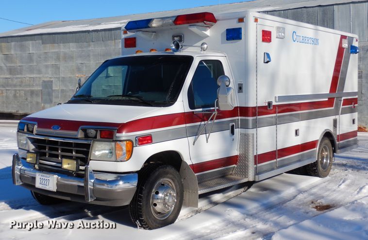 image for item DF8310 1996 Ford E350  ambulance
