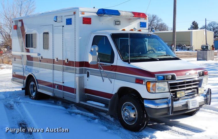 image for item DF8310 1996 Ford E350  ambulance