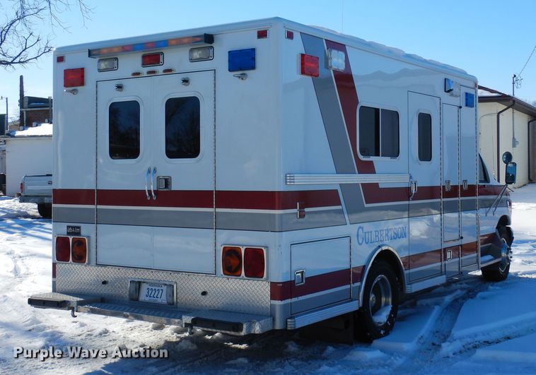 image for item DF8310 1996 Ford E350  ambulance