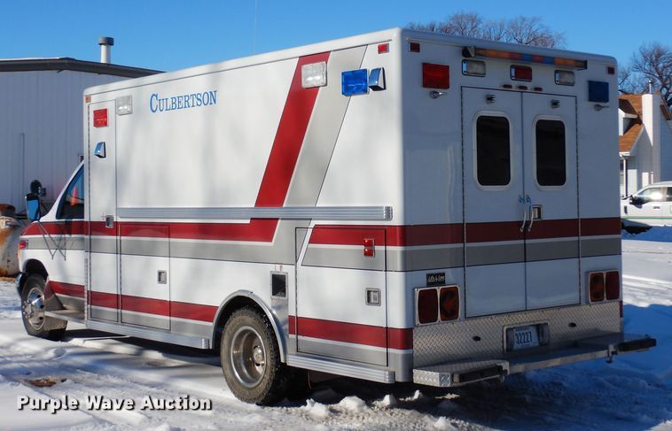 image for item DF8310 1996 Ford E350  ambulance