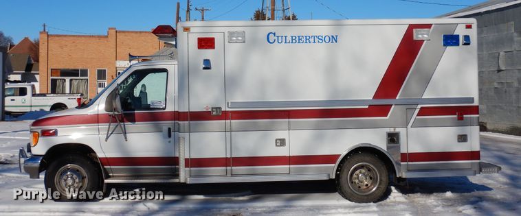 image for item DF8310 1996 Ford E350  ambulance