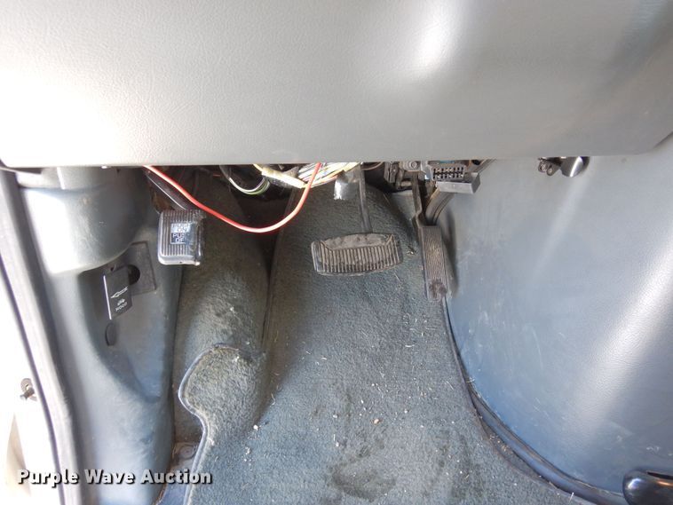 image for item DF8310 1996 Ford E350  ambulance