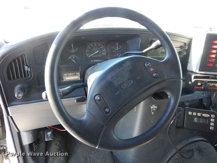 image for item DF8310 1996 Ford E350  ambulance