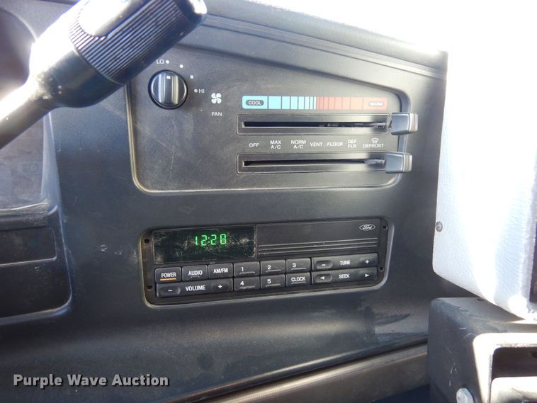 image for item DF8310 1996 Ford E350  ambulance