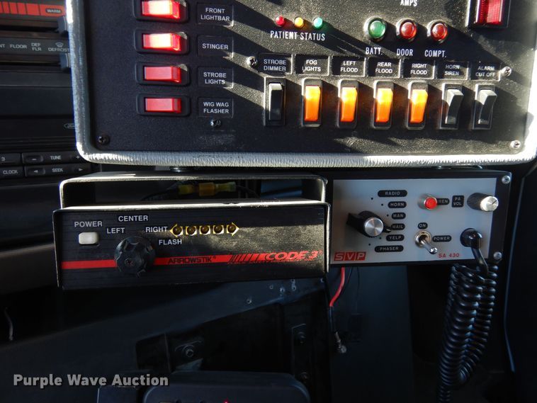 image for item DF8310 1996 Ford E350  ambulance