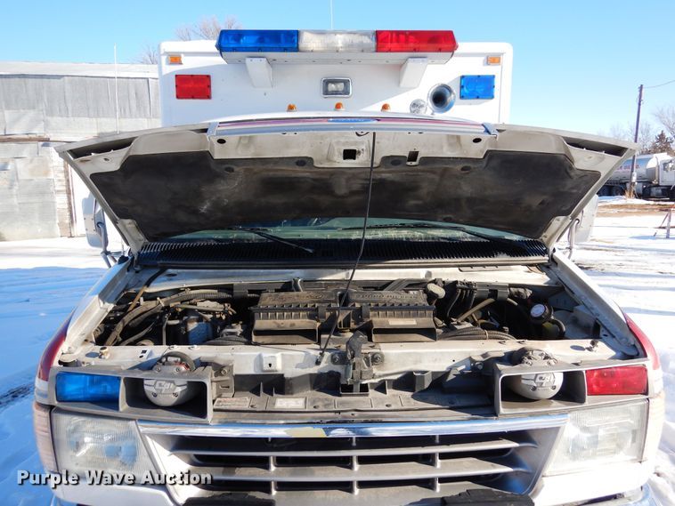 image for item DF8310 1996 Ford E350  ambulance