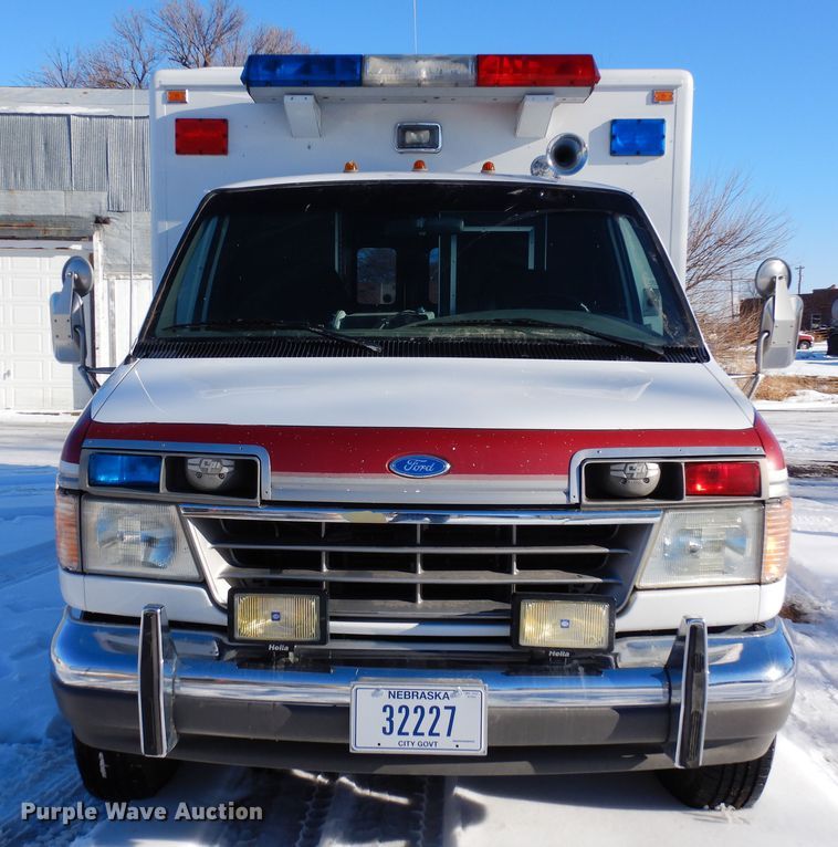 image for item DF8310 1996 Ford E350  ambulance