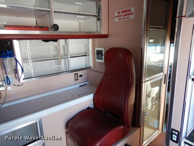 image for item DF8310 1996 Ford E350  ambulance