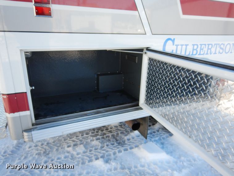 image for item DF8310 1996 Ford E350  ambulance