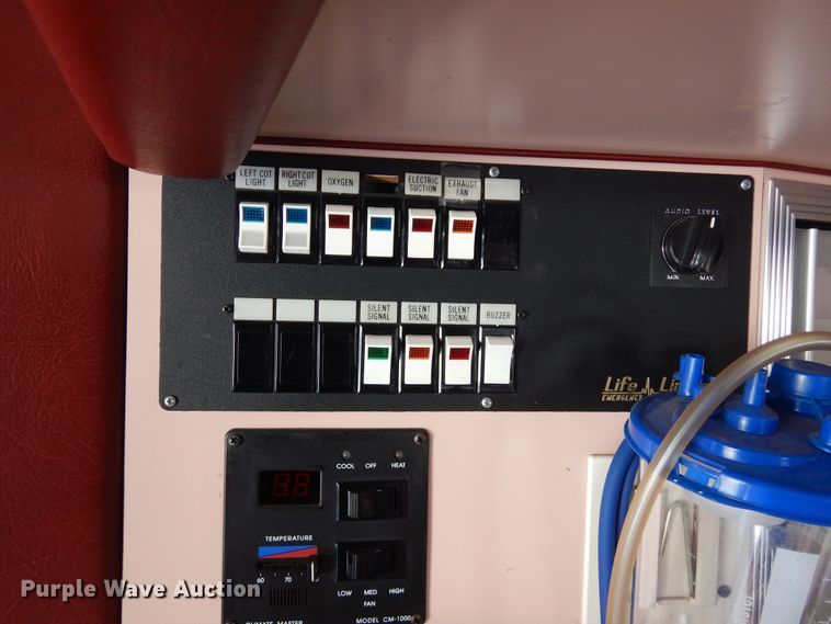 image for item DF8310 1996 Ford E350  ambulance