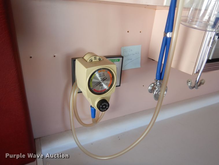 image for item DF8310 1996 Ford E350  ambulance