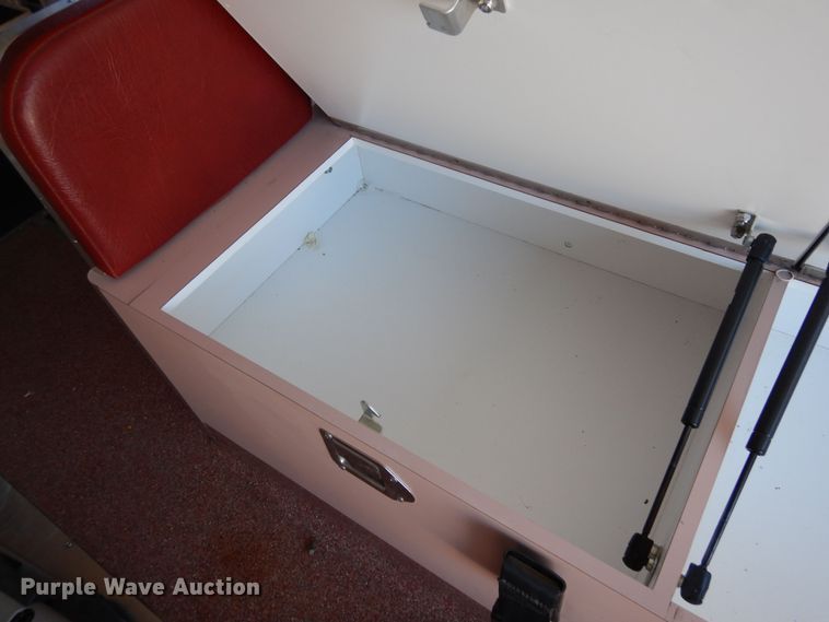 image for item DF8310 1996 Ford E350  ambulance